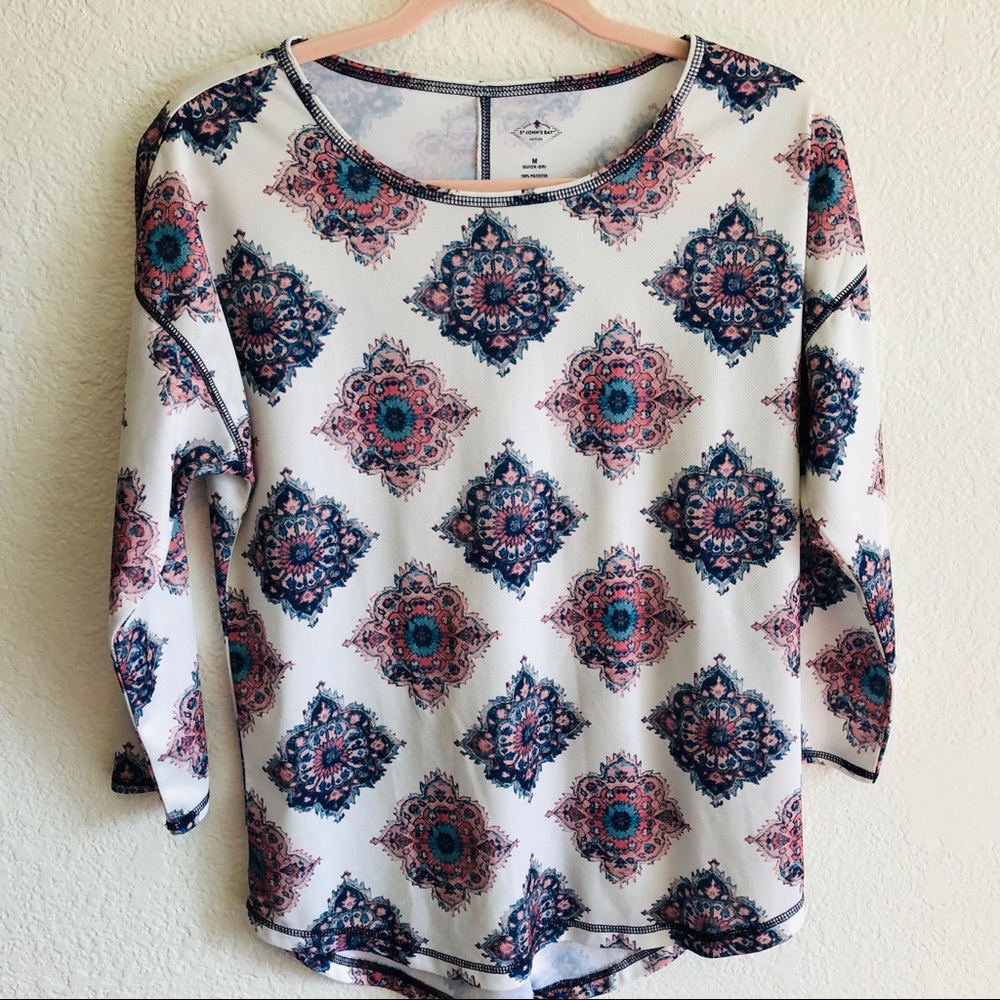 ST. JOHN’S BAY ACTIVE 3/4 length sleeve shirt